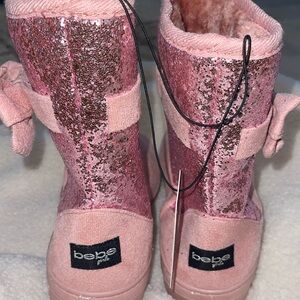 New with tags kids boots pink